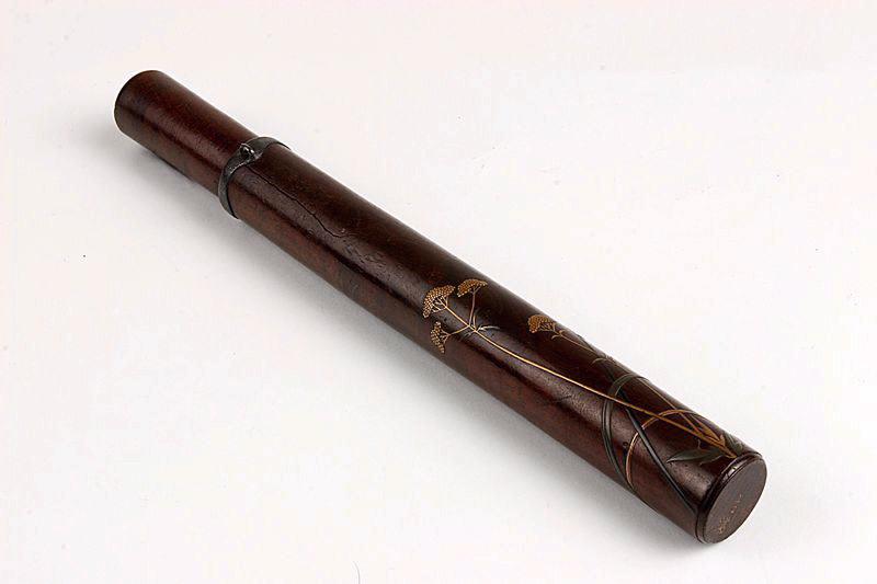 Etui à pipe orné d'ombelles_0