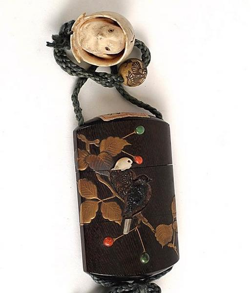 Boîte ornée de deux oiseaux_0