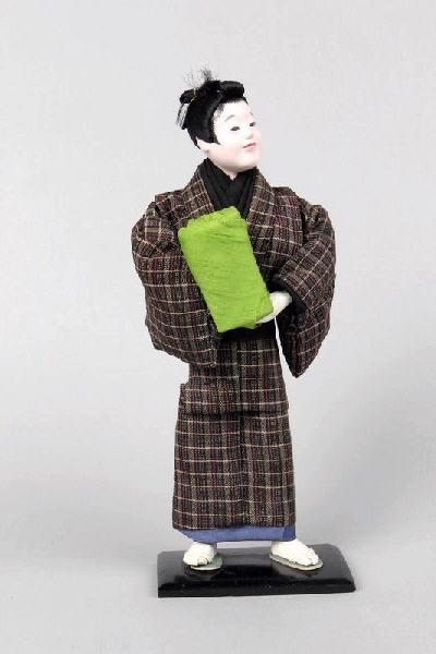 Poupée jeune homme en kimono_0