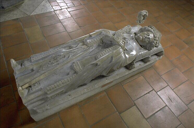 Gisant de Jean Tissendier, évêque de Rieux-Volvestre (1324-1348) (Titre du cartel de 2007) ; Gisant solidaire d'une dalle : Jean Tissendier (Ancien titre)_1