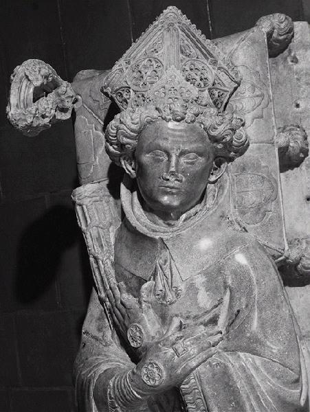 Gisant de Jean Tissendier, évêque de Rieux-Volvestre (1324-1348) (Titre du cartel de 2007) ; Gisant solidaire d'une dalle : Jean Tissendier (Ancien titre)_3