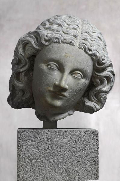 Tête féminine : Vierge_0