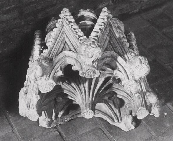 Dais du gisant de Guillaume Durant Le Jeune, évêque de Mende (Lozère), 1296-1330. ; Dais du gisant de Guillaume VI Durant (Ancien titre)_1