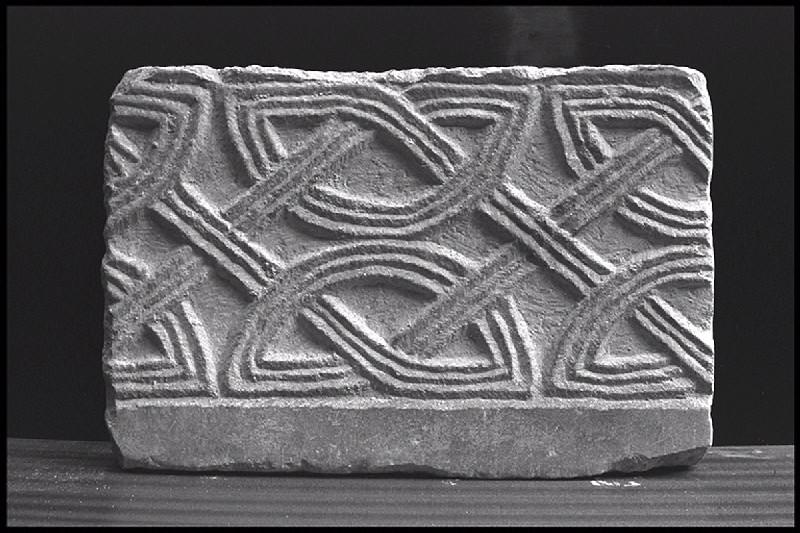 Epitaphe de Willelmus de Tholosa (Guillaume de Toulouse (?-1251), chanoine de Saint-Etienne) ; Fragment de dalle de chancel (?)_2