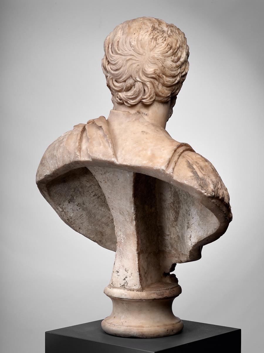 Buste d'homme cuirassé_5