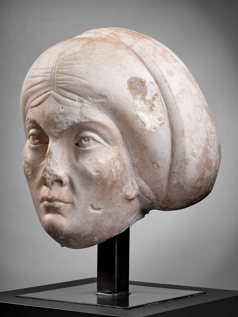Tête féminine d'époque théodosienne ; Portrait d'époque théodosienne_1