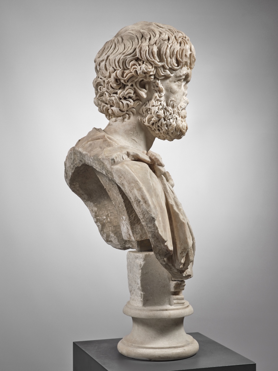 Buste à paludamentum frangé d’un haut fonctionnaire de l’Empire ; Buste d'inconnu ; Portrait d'un inconnu drapé d'un manteau à franges (ancienne désignation) ; Aelius César (ancienne désignation)_1