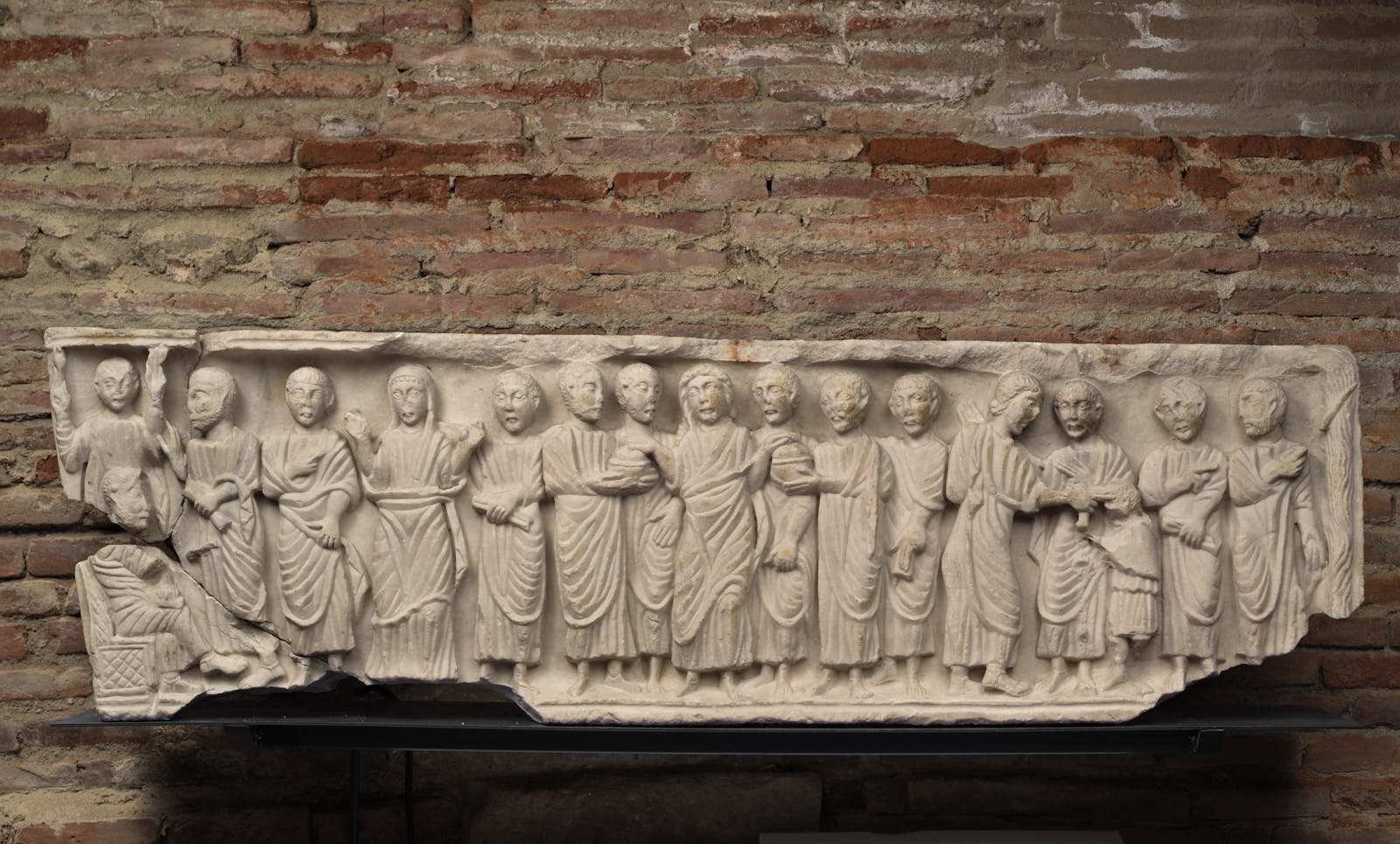 Face antérieure d'une cuve de sarcophage paléochrétien_0