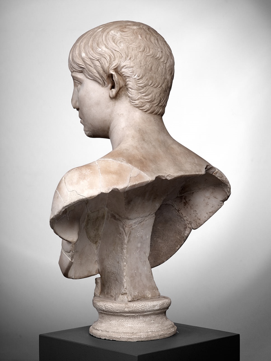 Buste de jeune homme_3