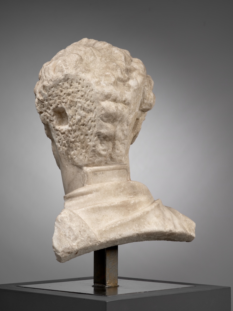 Buste cuirassé fragmentaire de Commode ; Portrait de Commode_3