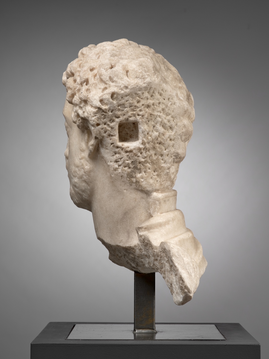 Buste cuirassé fragmentaire de Commode ; Portrait de Commode_2