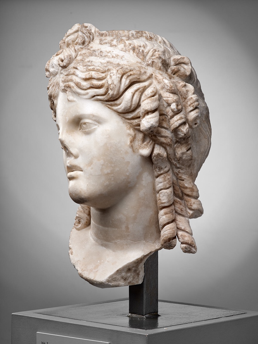 Tête de divinité (Isis ?)_1