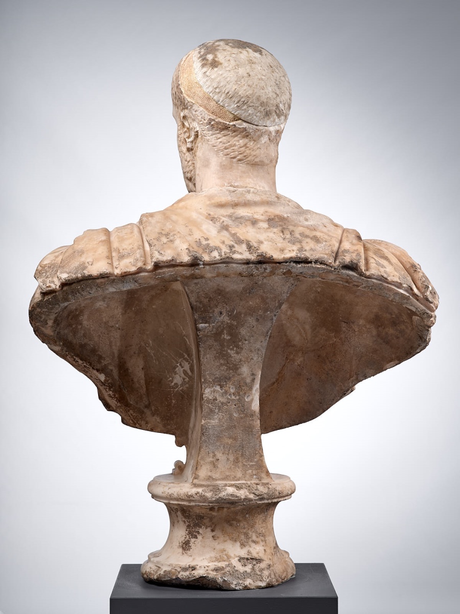 Buste cuirassé et drapé dans un paludamentum d’un haut fonctionnaire de l’Empire ; Portrait d'inconnu ; Portrait d'un inconnu anciennement dit de "Philippe l'Arabe" ou de Dèce_4