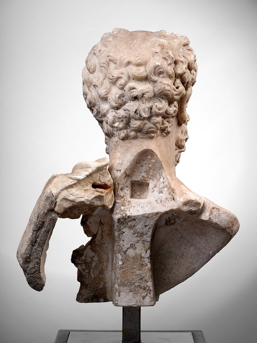 Buste héroïsé d'un homme d'âge mûr ; Portrait d'un inconnu en philosophe ; Pupien_4