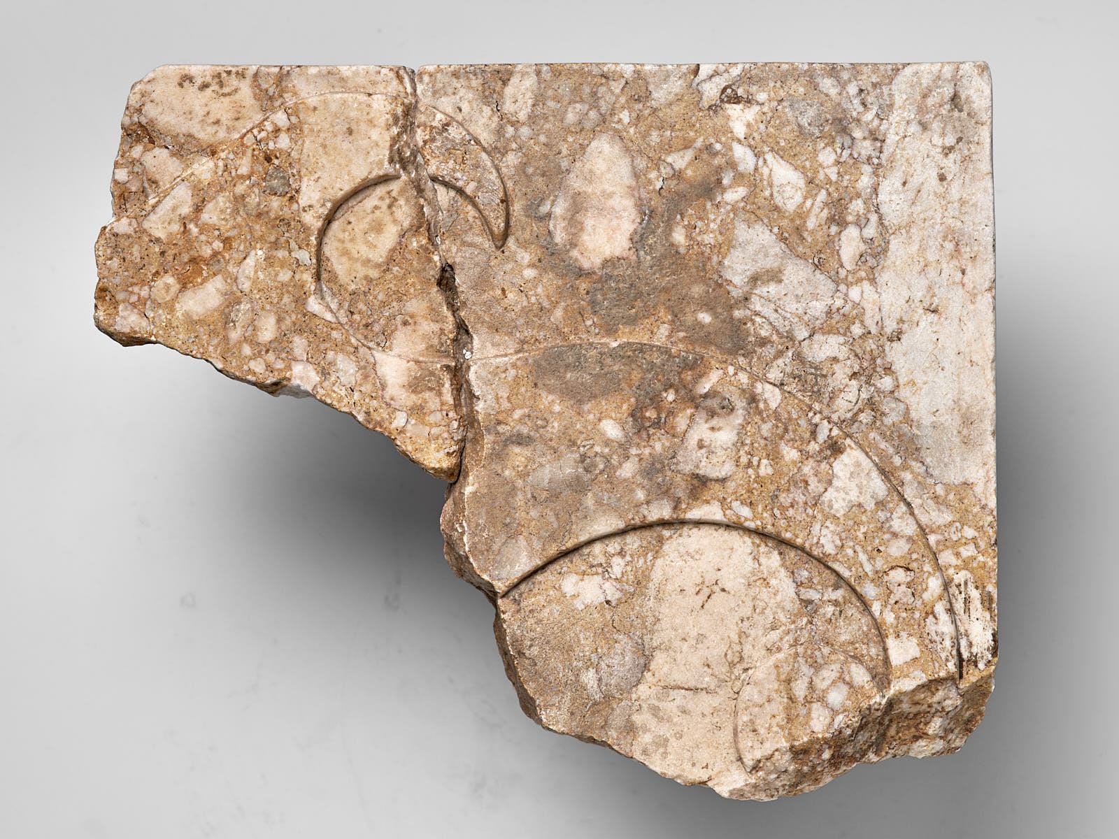 Fragment de plaque de marbre_0