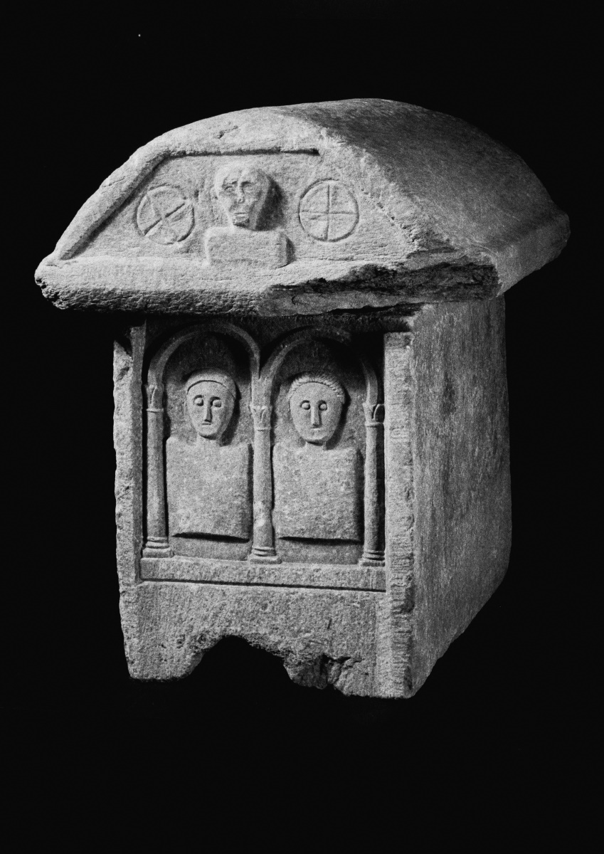 Auge cinéraire, urne cinéraire (couvercle)_0