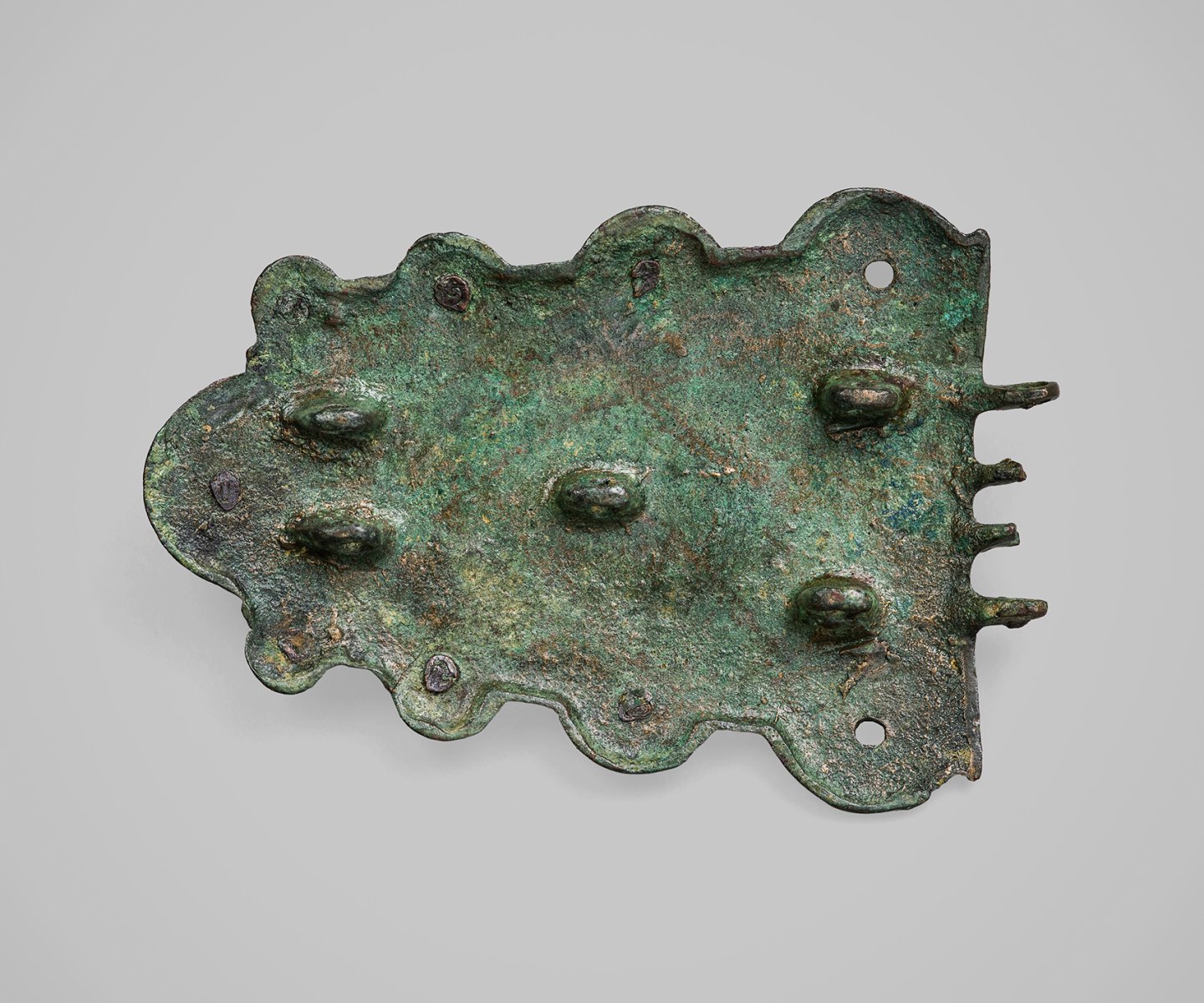 Plaque de ceinture trapézoïdale à neuf bossettes_1