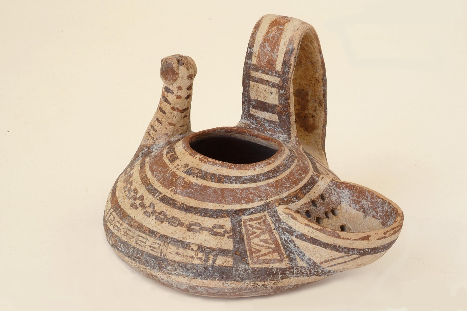 Vase-filtre iapyge de la Daunie_0