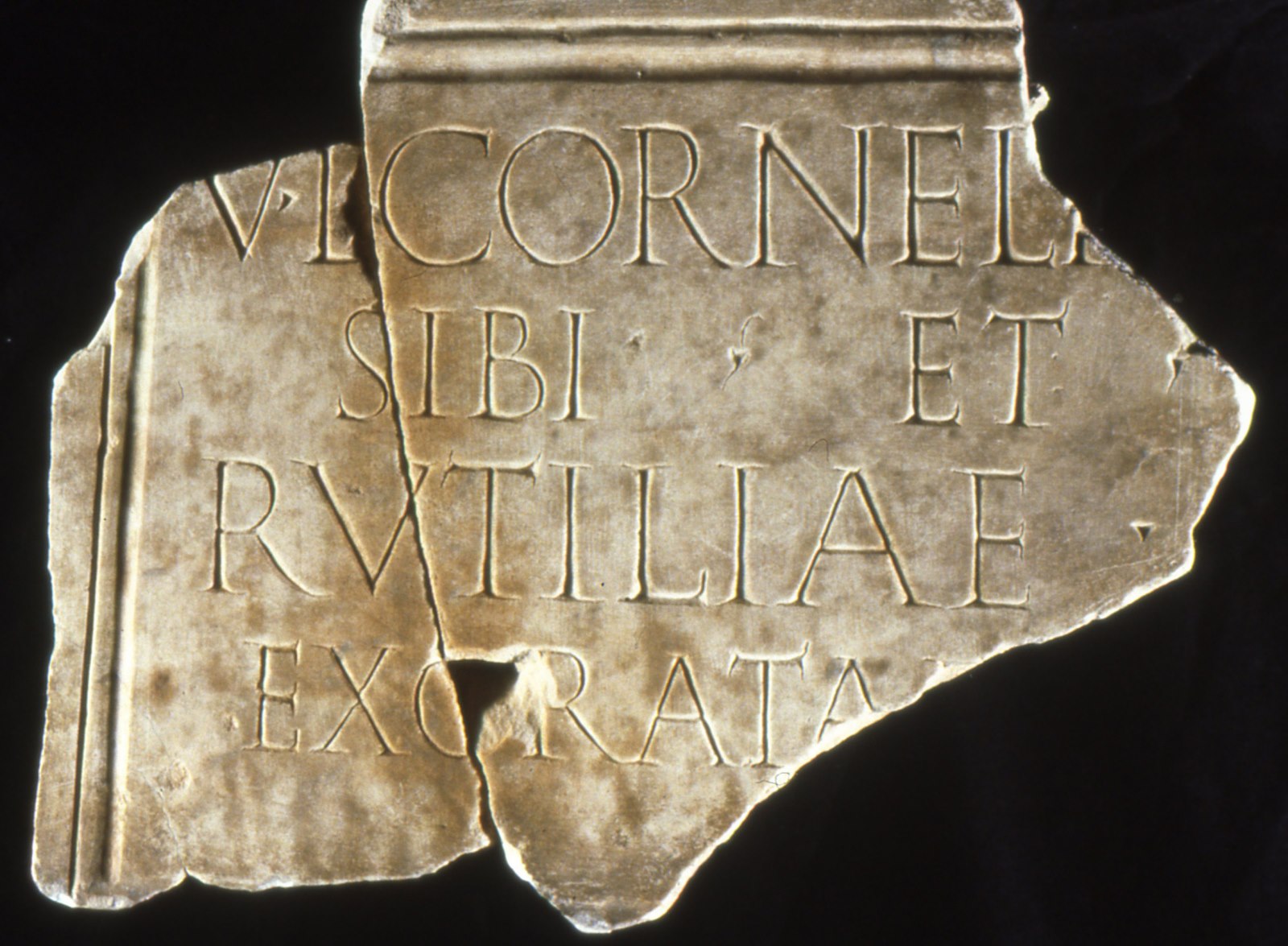 Plaque funéraire, fragment_0