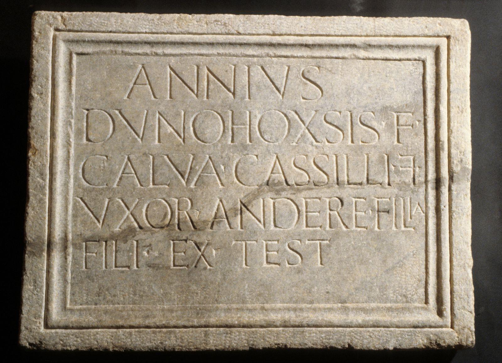 Epitaphe d'Annius et de Calva_0