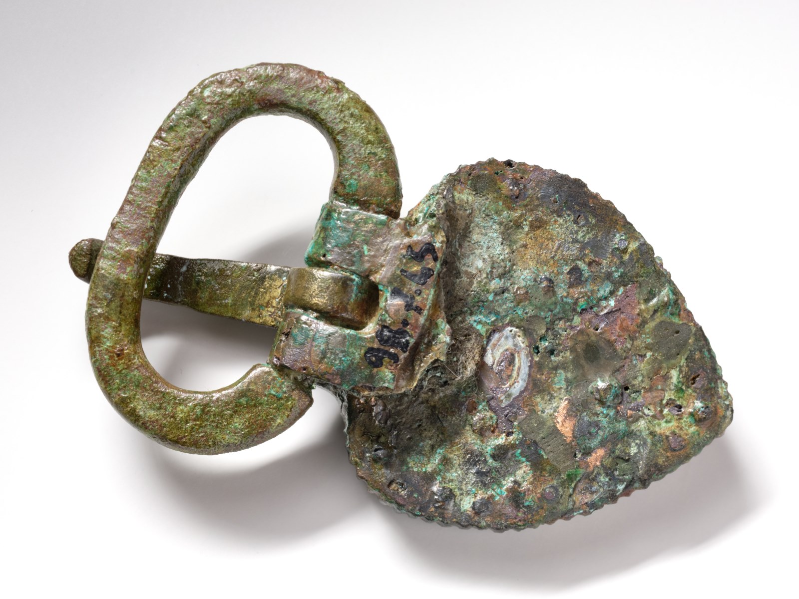 Plaque-boucle cordiforme_1