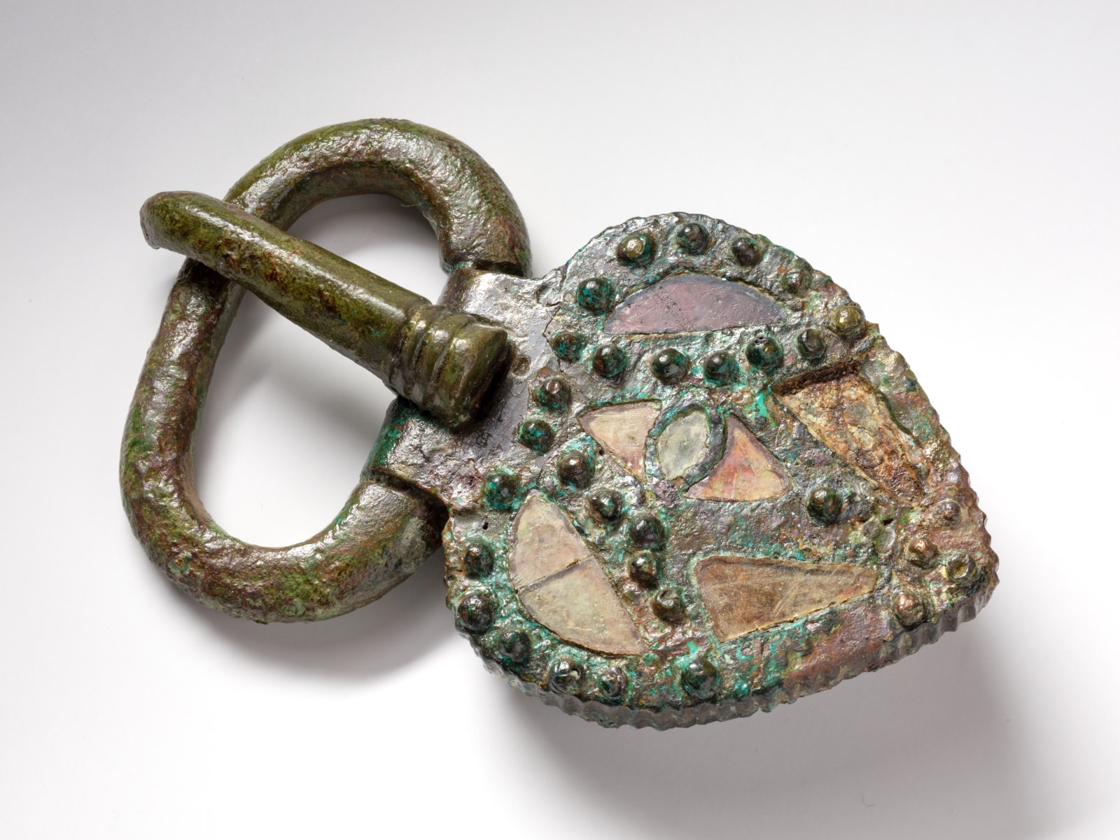 Plaque-boucle cordiforme_0