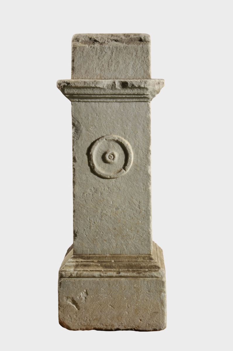 Autel votif dédié à Jupiter Très Bon Très Grand par Fortunatus_2
