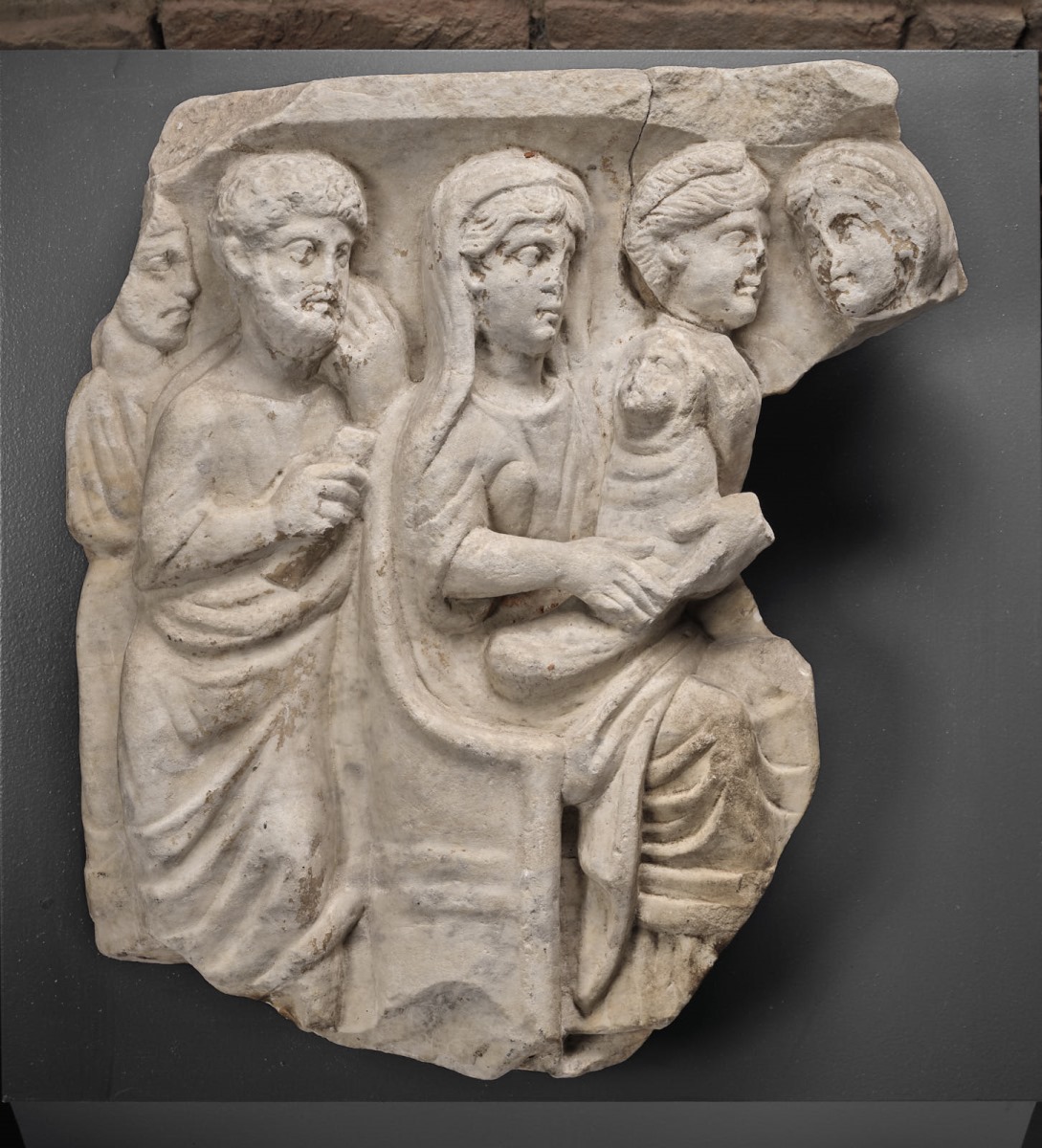 Cuve de sarcophage de la Vierge à l'Enfant_0
