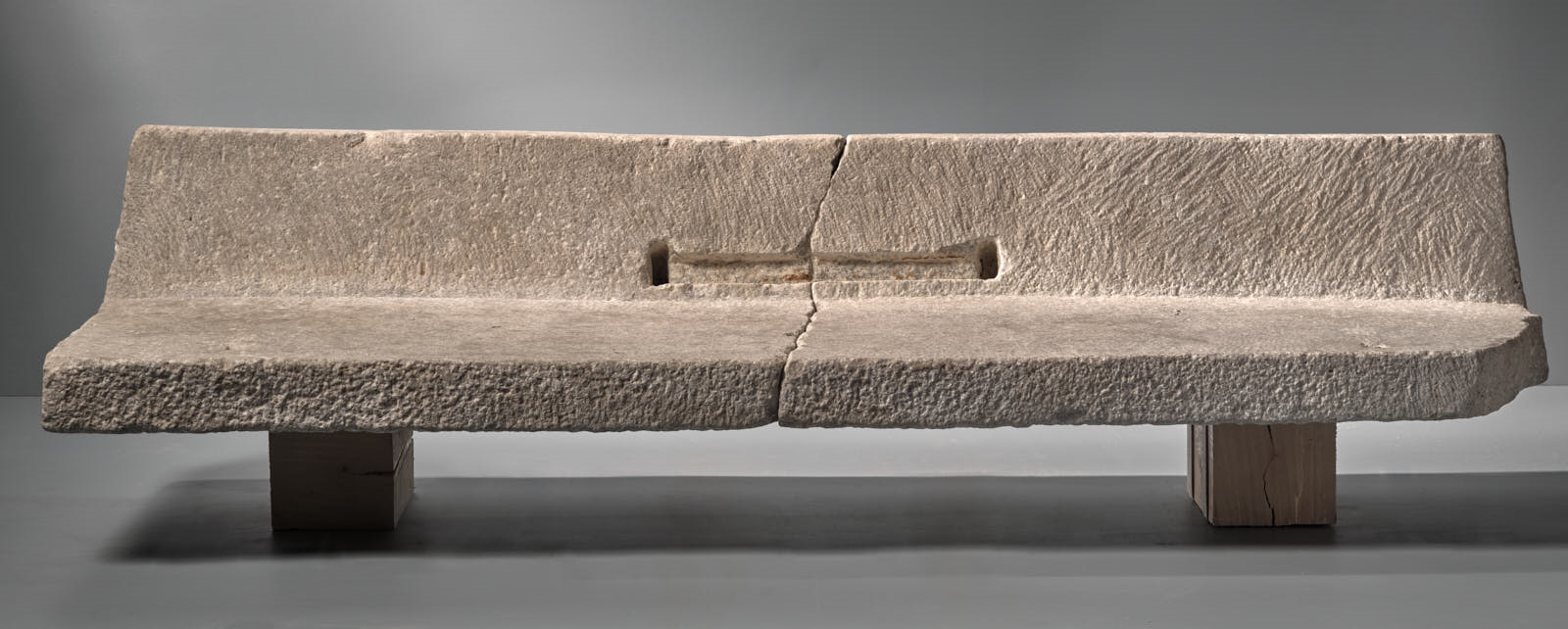 Couvercle de sarcophage de la Reine Pédauque_1