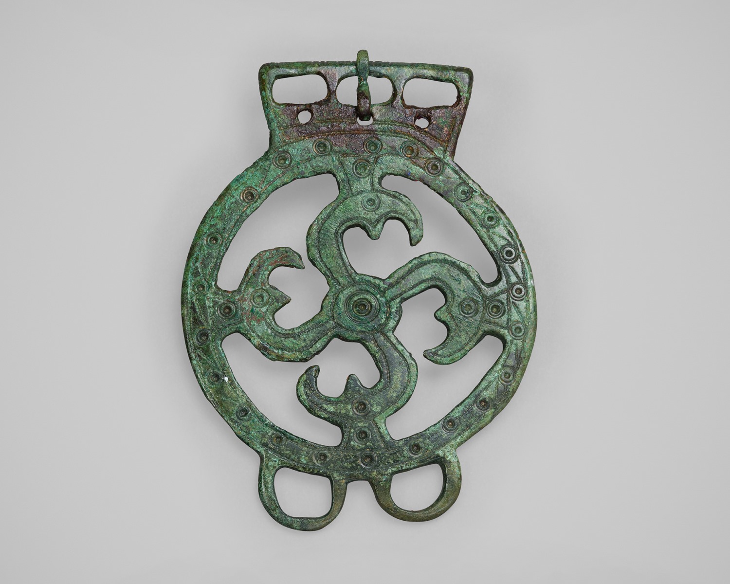 Plaque de châtelaine ajourée_0