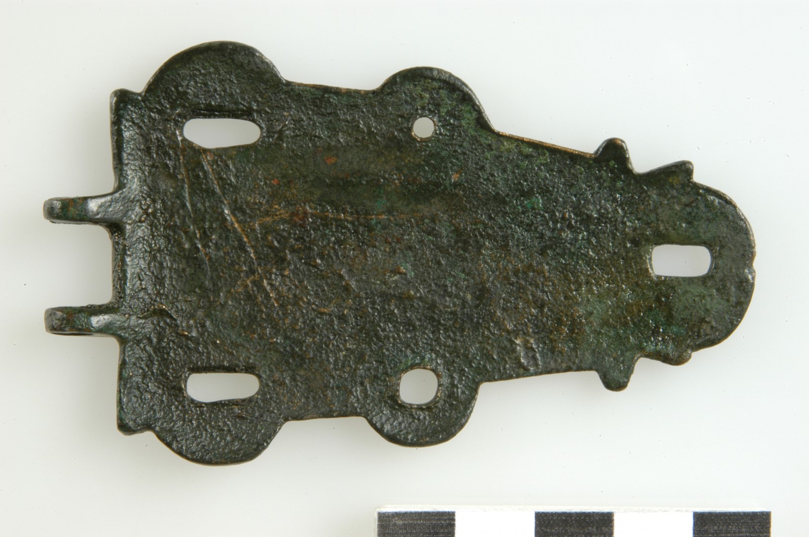 Plaque de ceinture à cinq bossettes_1