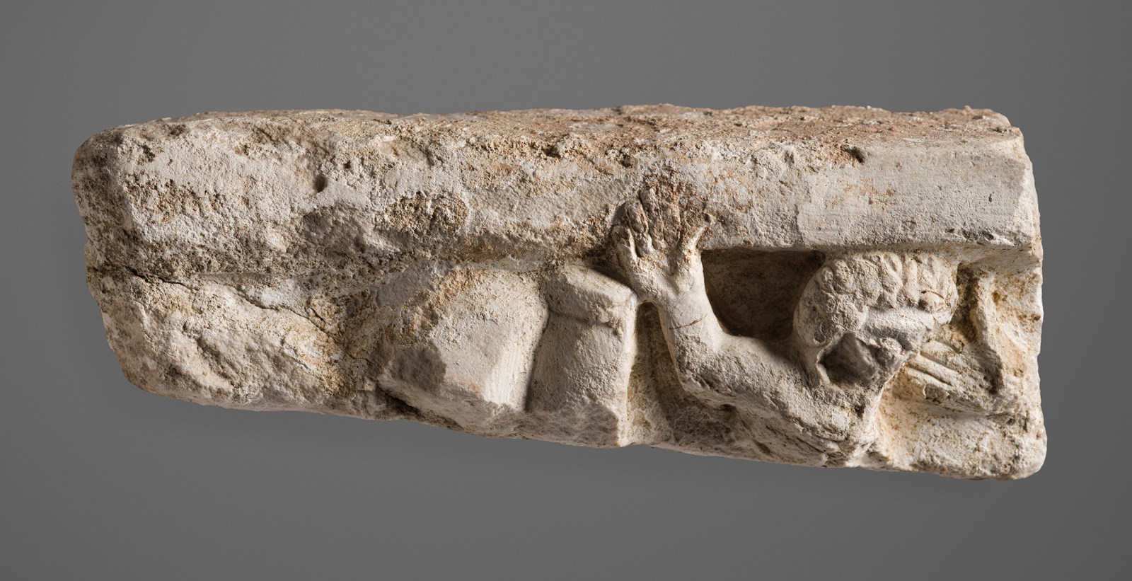 Fragment de cuve de sarcophage_0