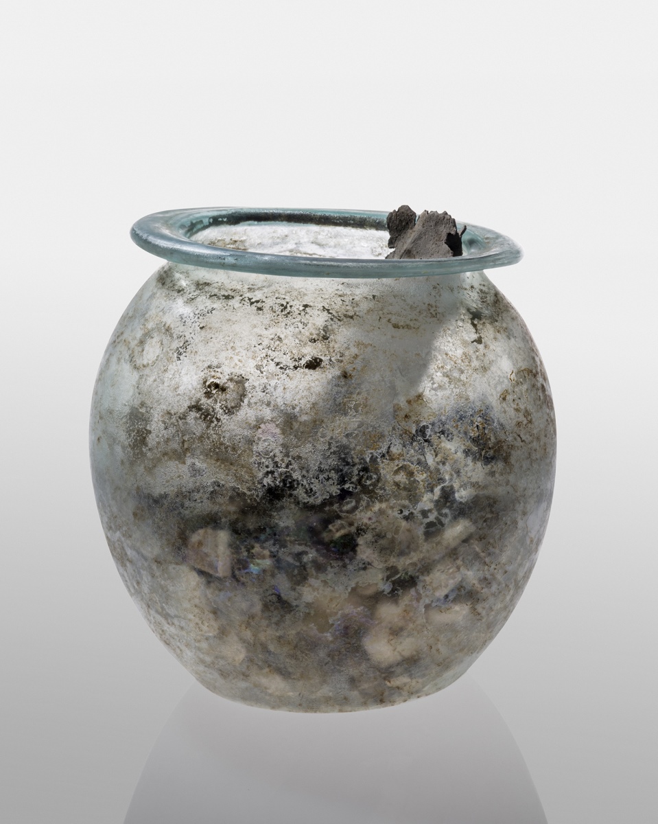 Urne sans anse, à panse sphérique_1