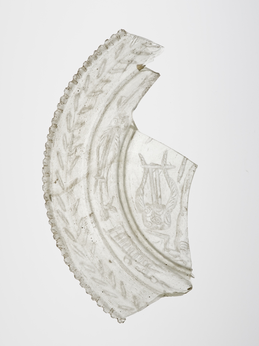 Coupe en verre gravé_5