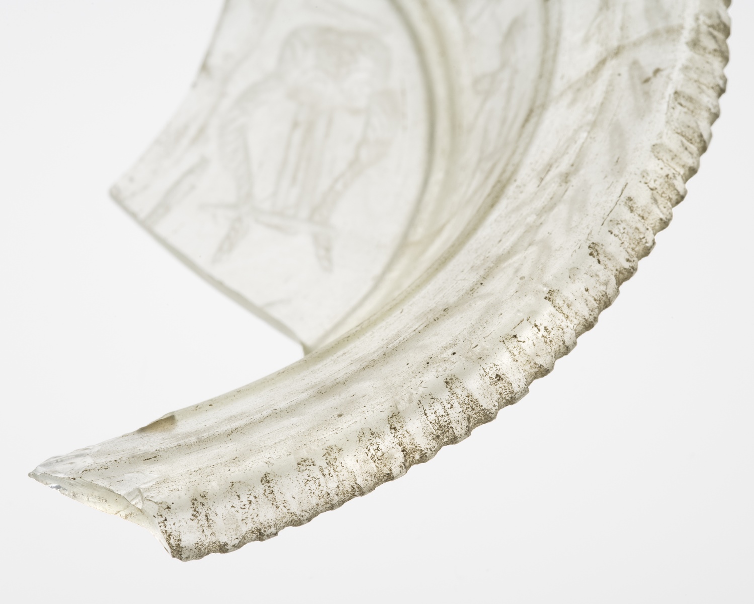 Coupe en verre gravé_1