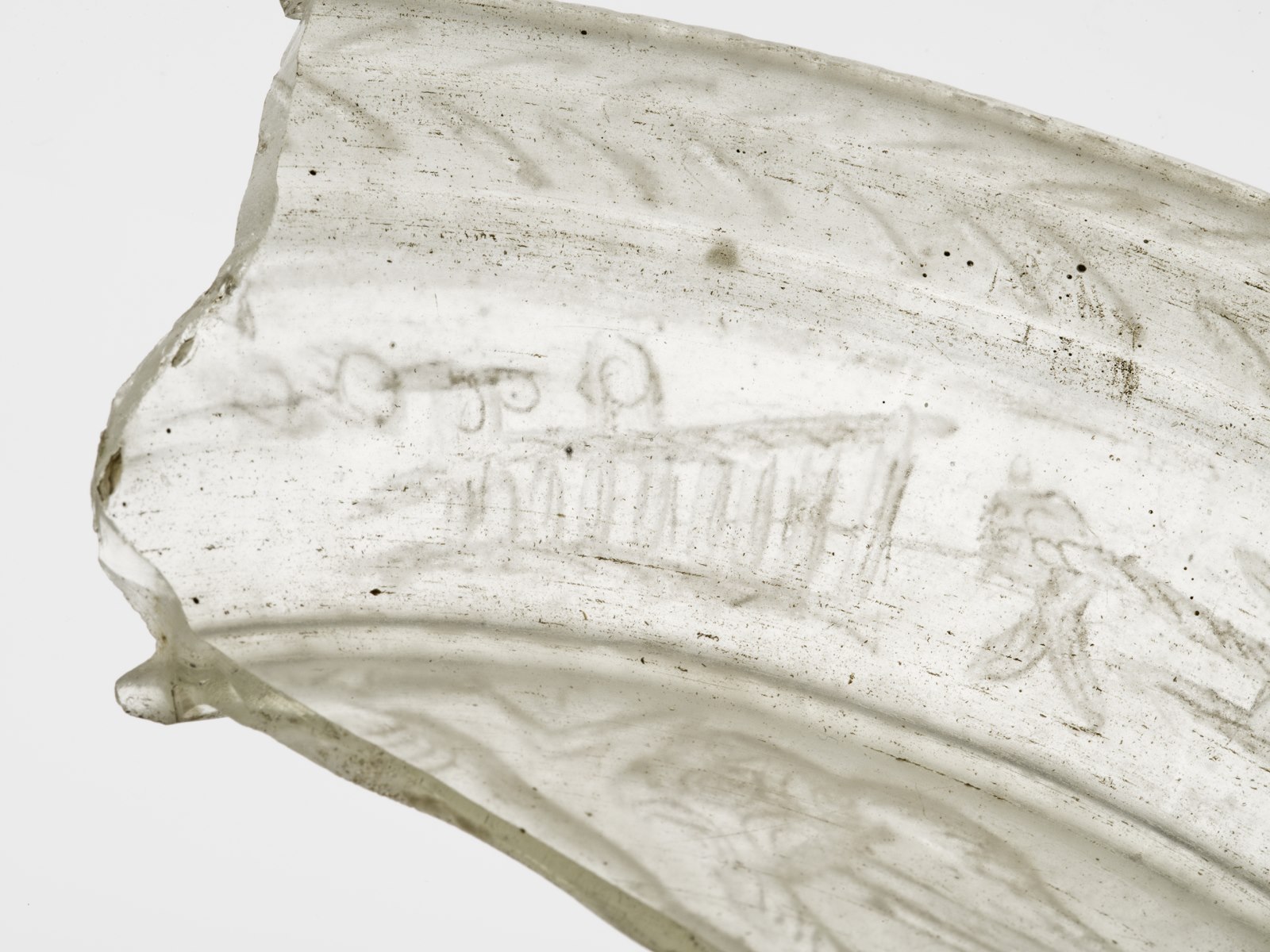 Coupe en verre gravé_3