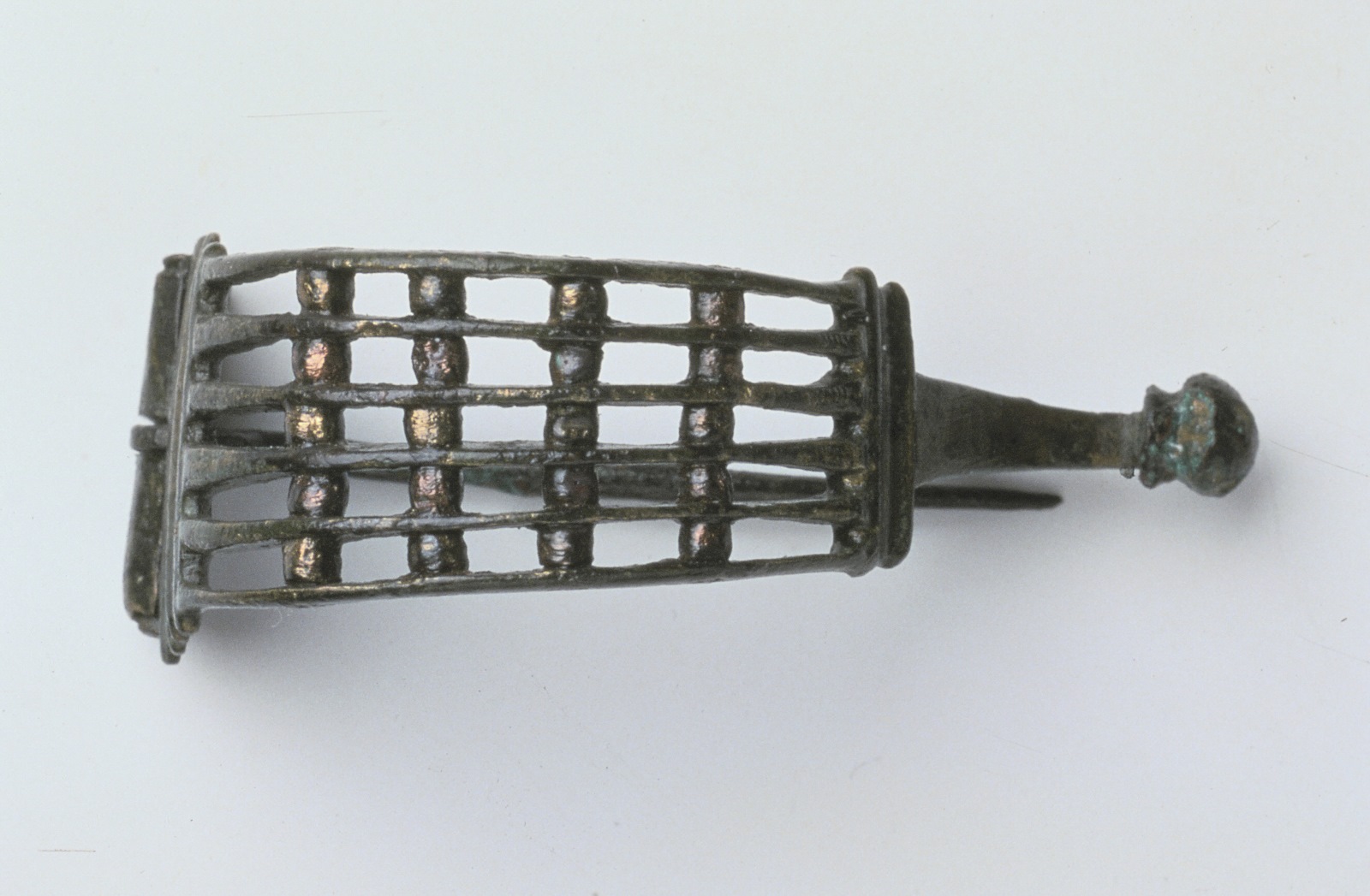 Fibule à charnière_0