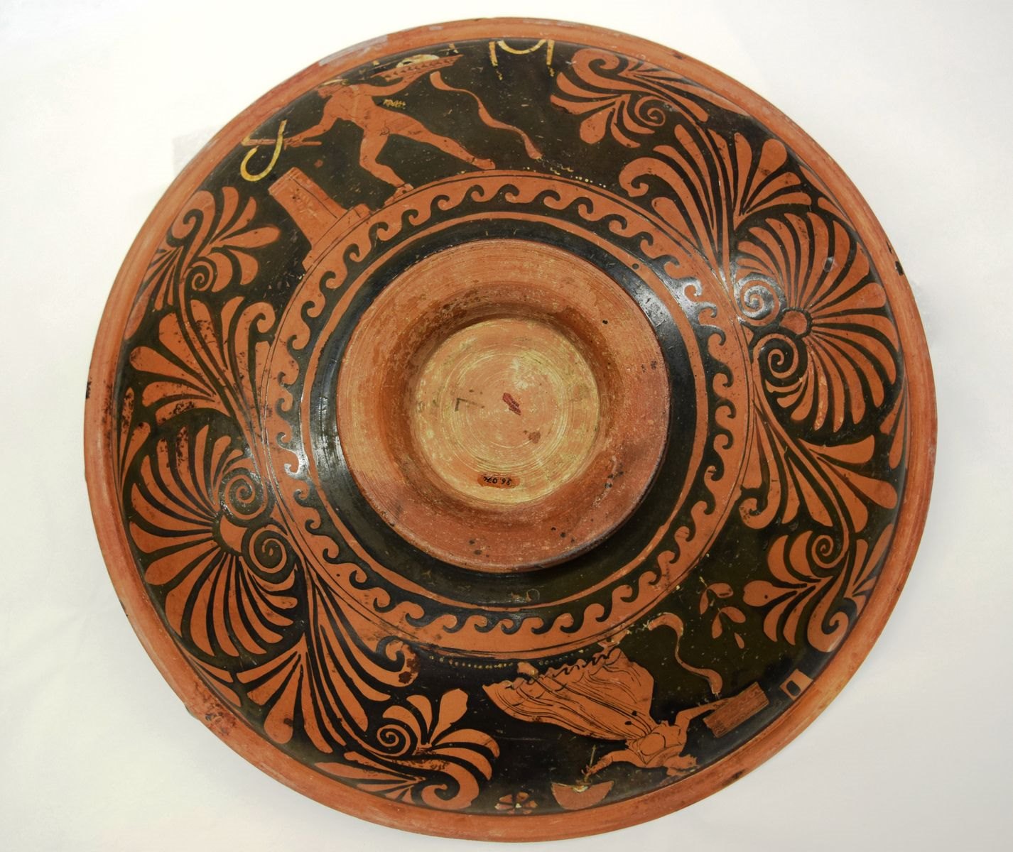 Phiale à anses et à boutons_1