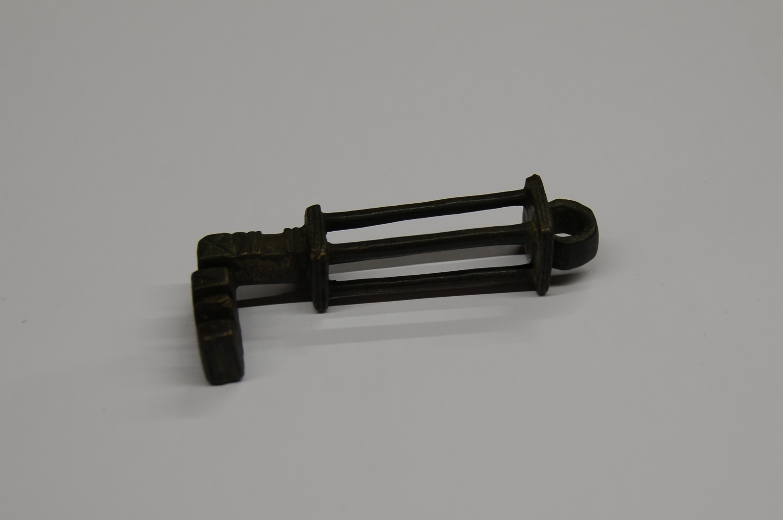 Clé à manche ajouré_0