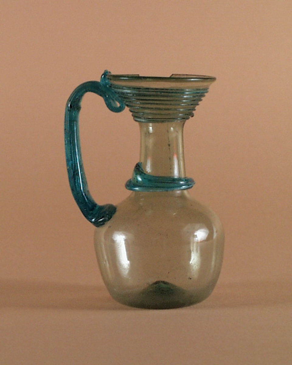 Cruche à embouchure circulaire_0