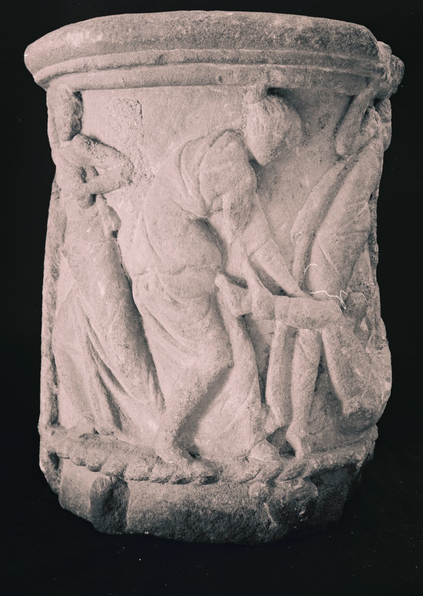 Tambour de colonne ou autel circulaire_1