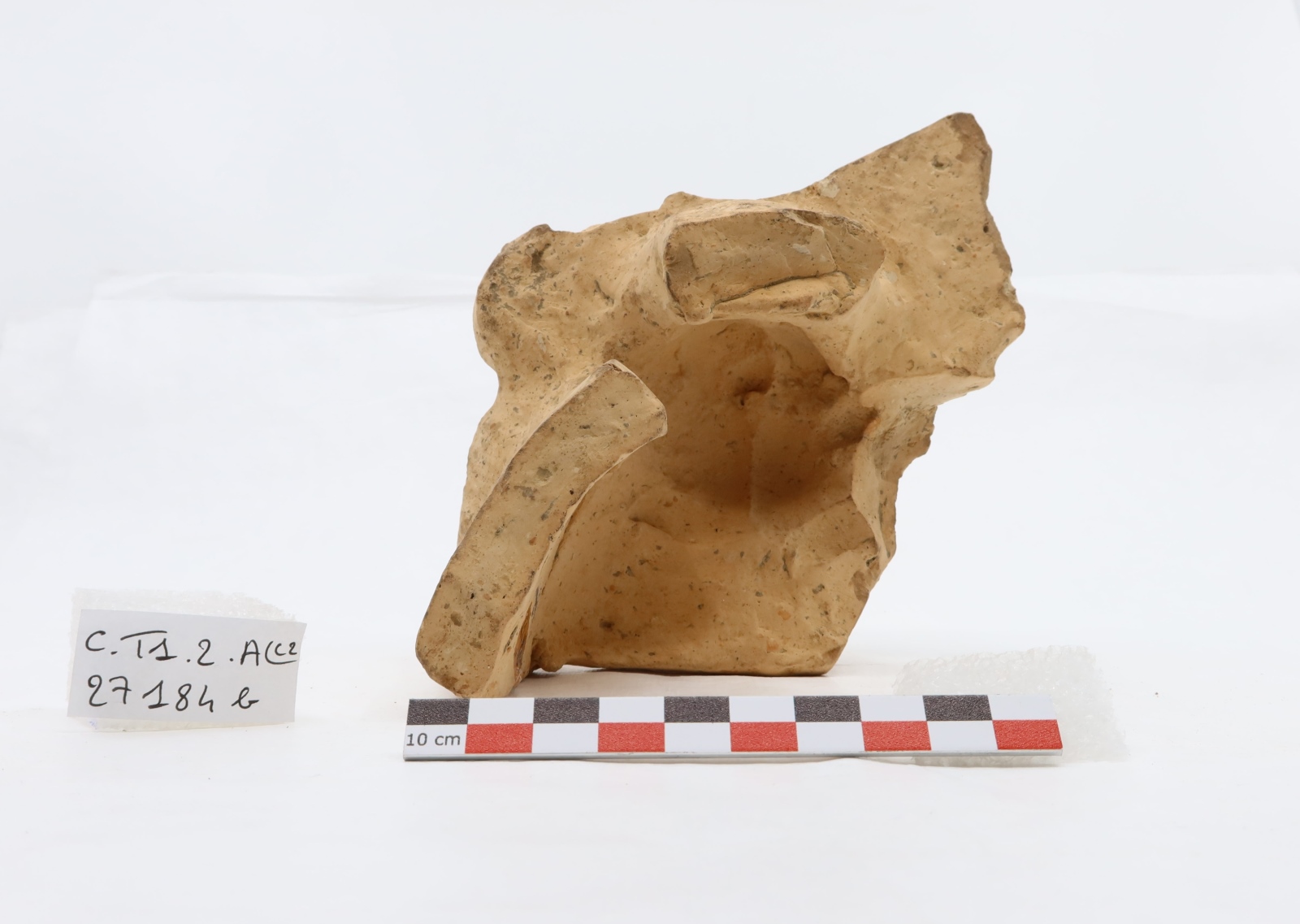 Antéfixe représentant une tête d'homme_1