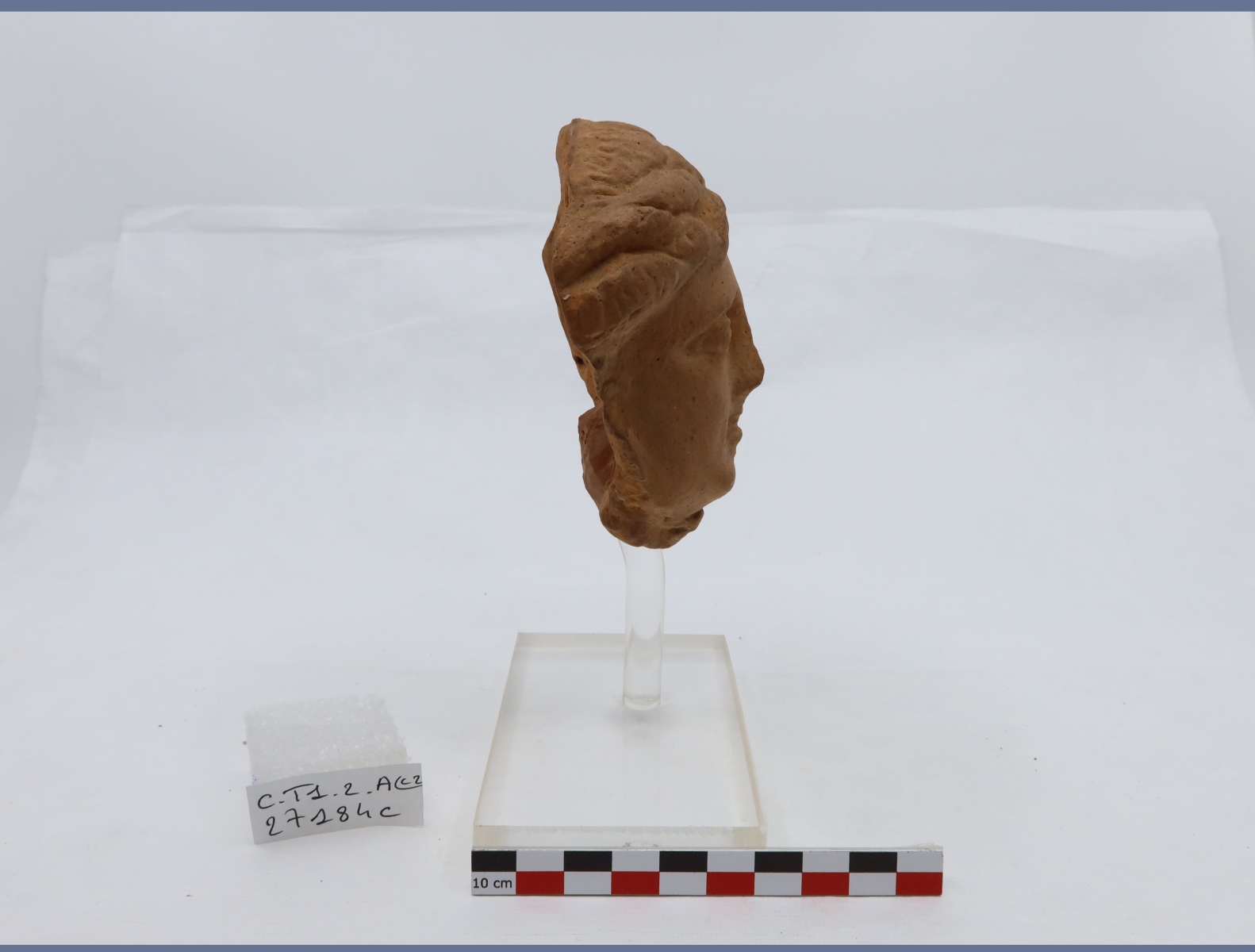 Antéfixe représentant un visage_3