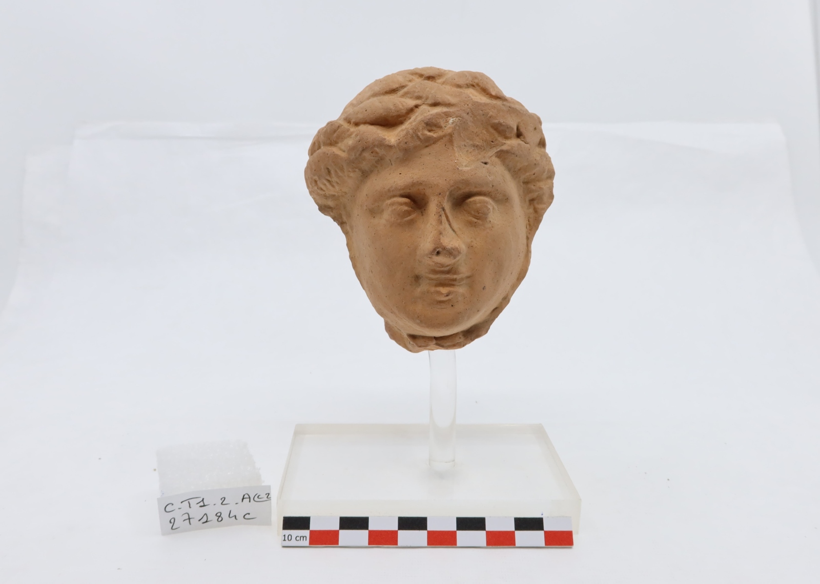 Antéfixe représentant un visage_0