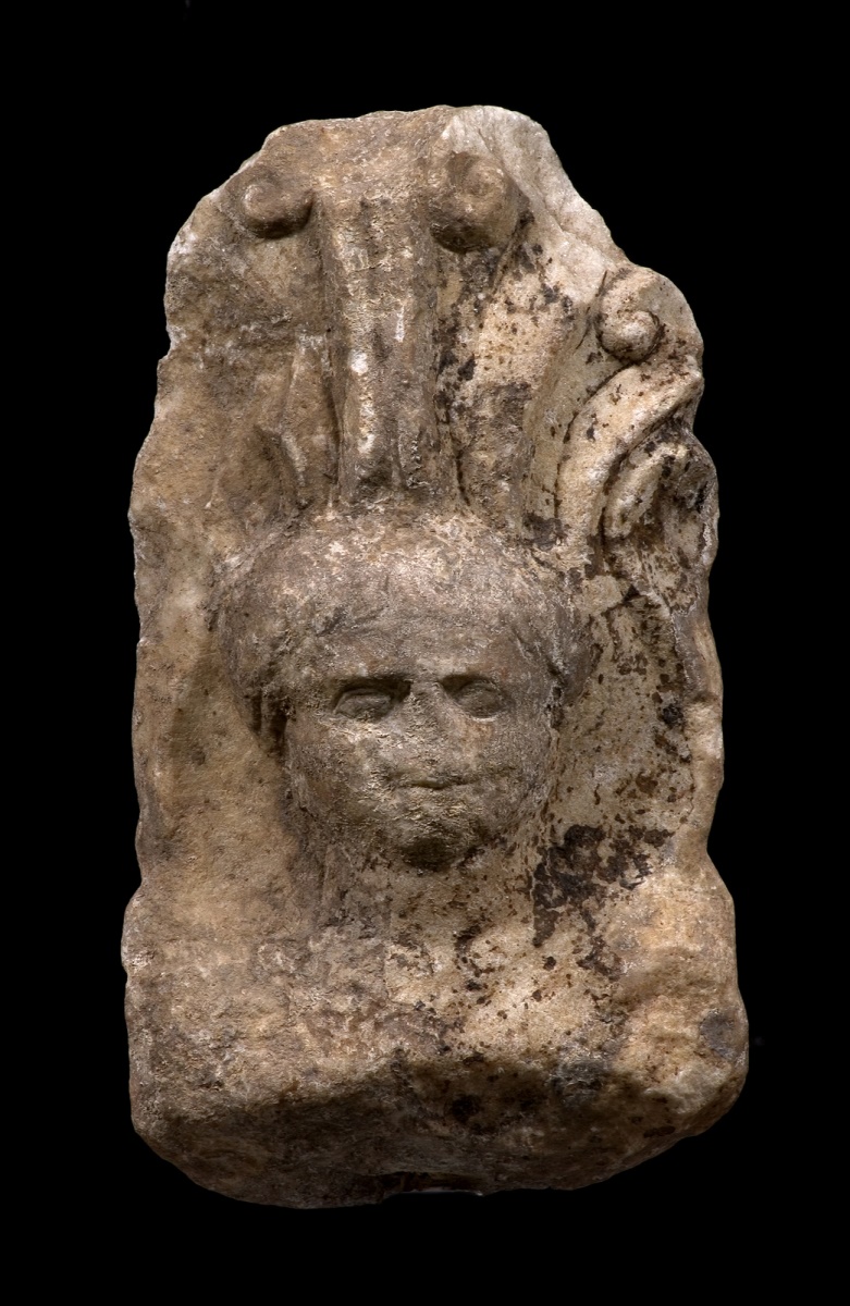 Antéfixe à tête masculine_0