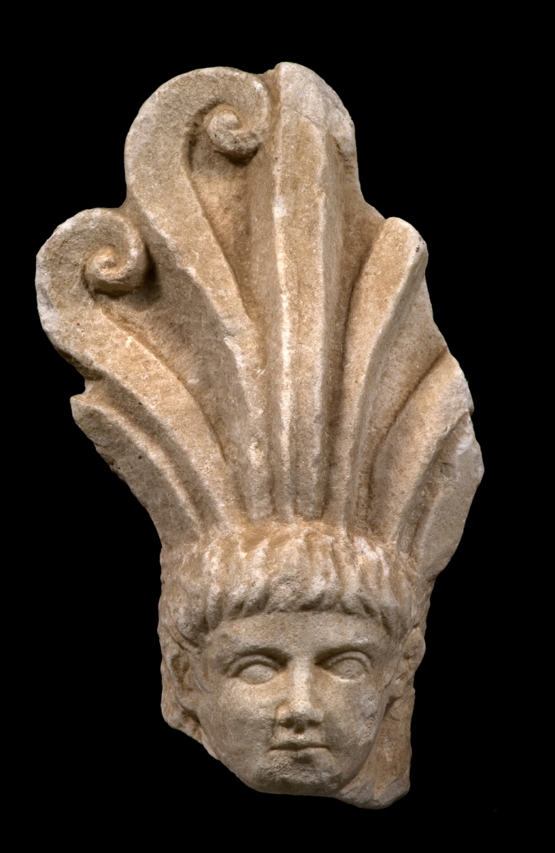 Antéfixe à tête masculine_0