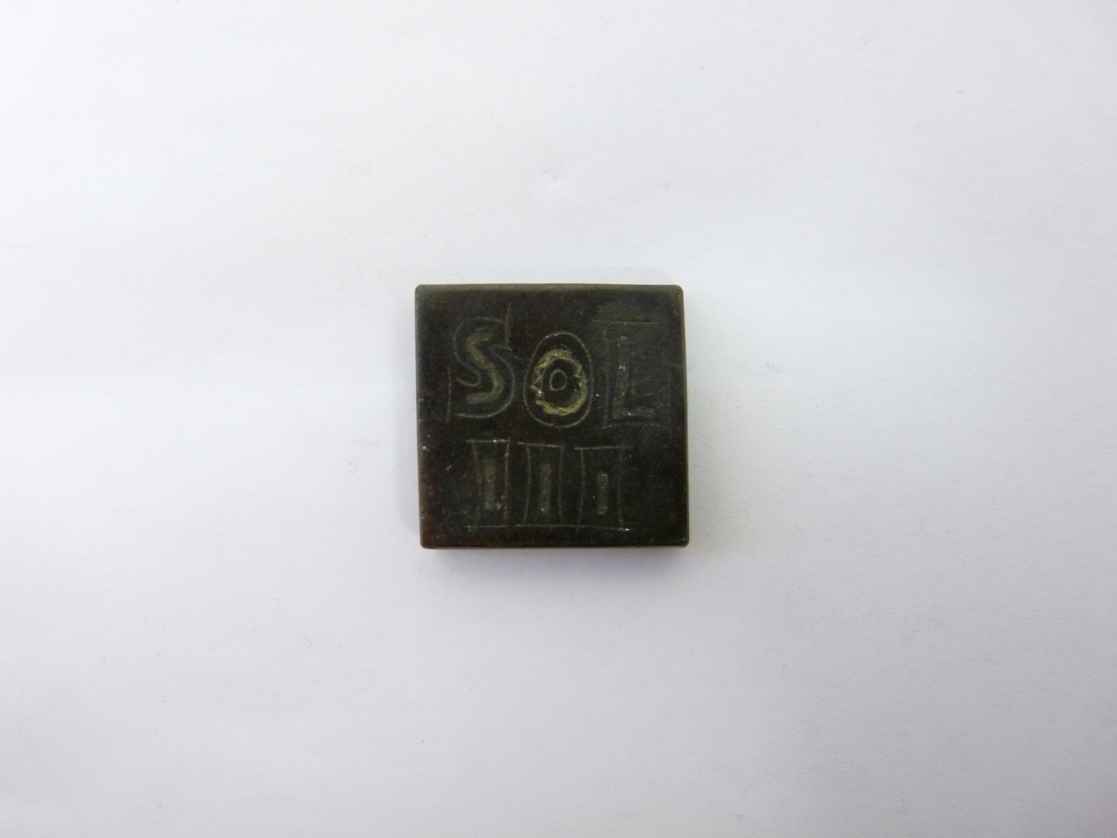 Poids quadrangulaire (3 solidi)_0