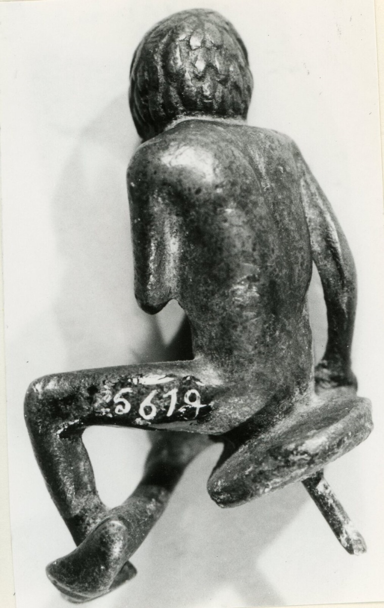 Jeune nubien assis_1