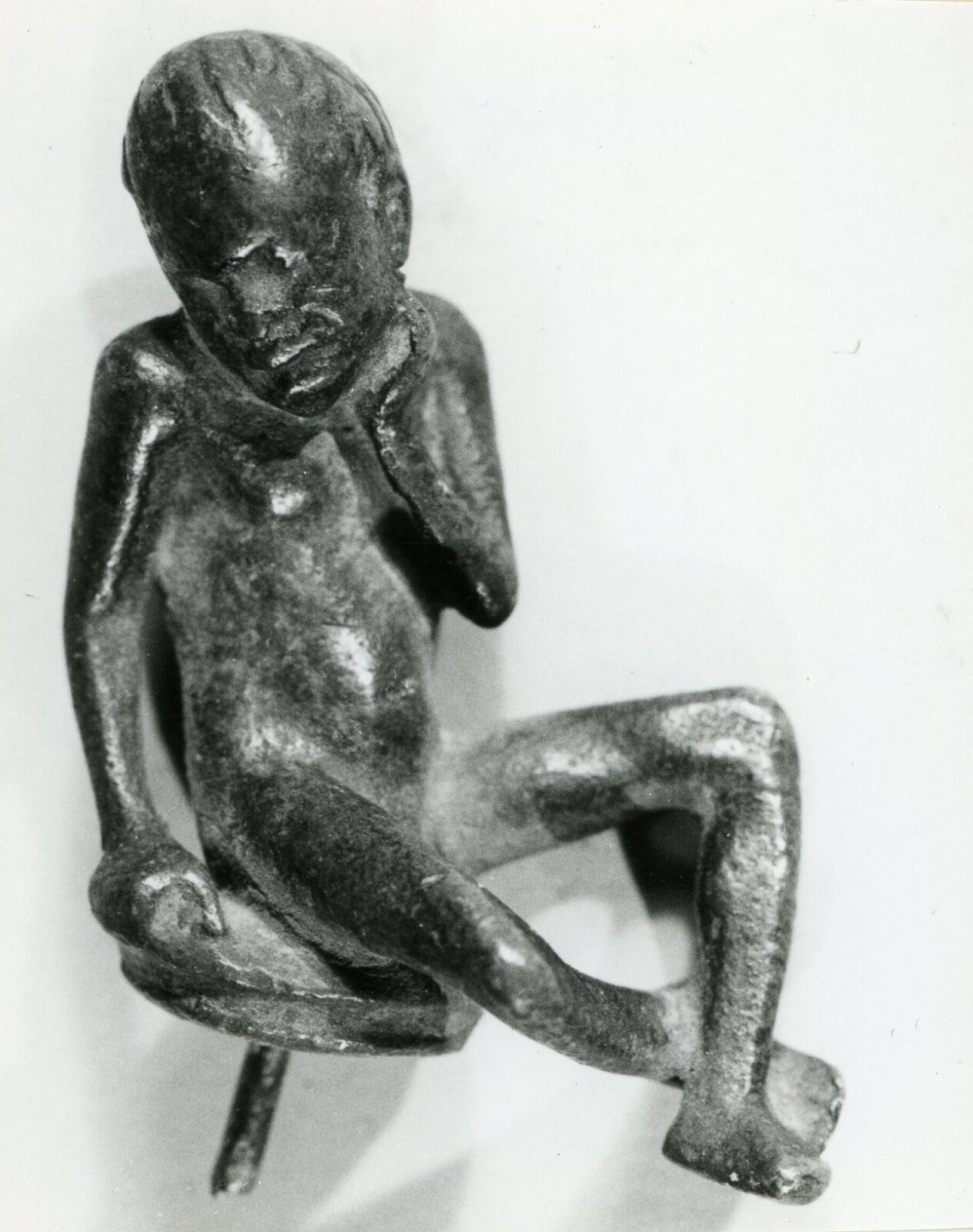 Jeune nubien assis_0