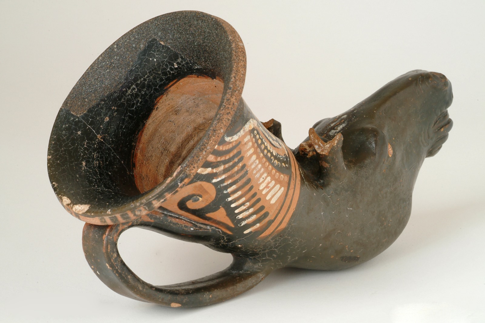Rhyton à tête de cheval_3